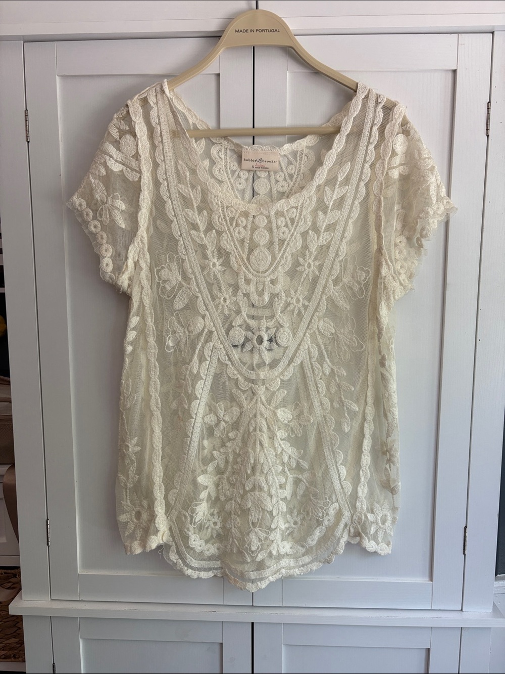 Bobbie Brooks Cream Lace Embroidered Short Sleeve Blouse